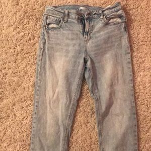 Light wash boyfriend jeans